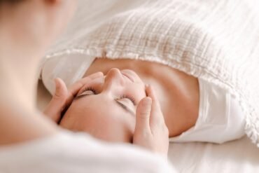 Verbijsterd: Ontdek hoe een eenvoudige cupping massage je stress en hoofdpijn kan helpen verminderen in slechts enkele behandelingen!